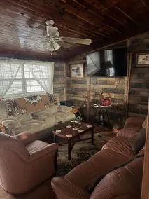 1959 TOPLEY Retreat offers Serenity/Tranquility + Pets - Fenced Area/ FREE WIFI - Image 2