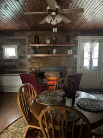 1959 TOPLEY Retreat offers Serenity/Tranquility + Pets - Fenced Area/ FREE WIFI - Image 3
