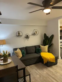 Cozy Secret Apt with free personal parking - Image 2