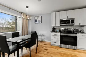 Beautiful 2 bedroom, 2-story condo - Image 2