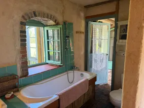 Romantic holiday cottage in a fruit garden - Image 4