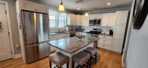 Peaceful 2-bedroom town house with fireplace - Image 4