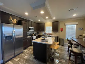 Cheerful cottage with lake access & amenities! - Image 5