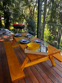 Dragonfly Retreat – Scenic Lakeside Guest Accommodation Near Nanaimo River - Image 5