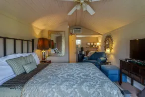 Burke Trammel Cottage • Pet-Friendly - Image 4