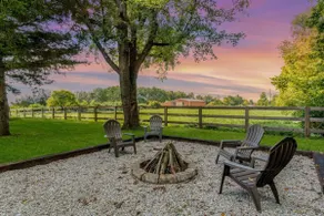 Woodford Stables / Walk to Eckert's Orchard - Image 3