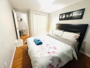 Cozy 1-Bedroom Haven w/ 65 inch TV & Free Parking - Image 3