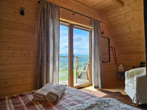 Alpine Chalet with Jacuzzi and Sauna - Image 5