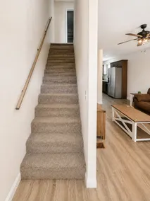 Commodious Hilltop Apartment - Image 5