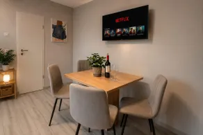 Studio with its own kitchen and bathroom - Image 2
