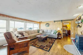 Renovated 4BR Lakefront - Dock - Image 4