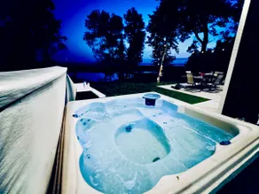 Lake Cabin- Hot Tub, Saunas, Ice Baths, Massage Ch - Image 5