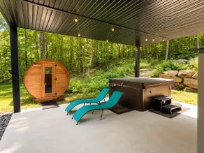 New Family Cottage Tremblant-4 Bdrs w/ Hot Tub - Image 2