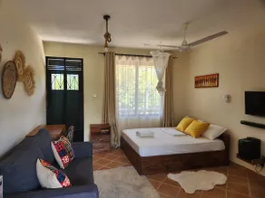 Stay with Adhiambo-10 minutes walk to Beach - Image 4