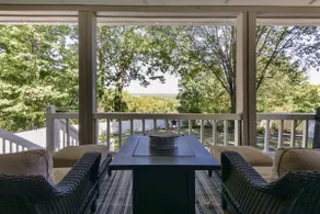Large private home | Hot tub | Mins to SDC - Image 2