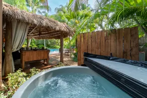 Tropisk oas: privat uppvärmd pool och spa, 5 minuters bilresa till strand och affärer. - Image 5