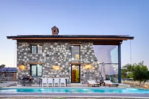 Private stone villa with heated jacuzzi in 6000 m2 - Image 2
