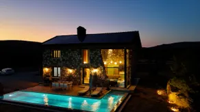 Private stone villa with heated jacuzzi in 6000 m2 - Image 3