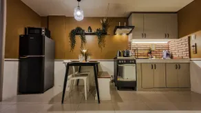 Hunter's 2BR w/ Full Kitchen Near SM North Edsa - Image 4