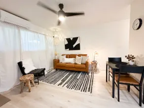Updated 2 bedroom 1 bath apt 1 mile from HWY 99 - Image 2