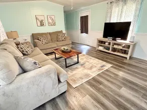 Cozy 2 bedroom guest house on Caney Lake. - Image 5