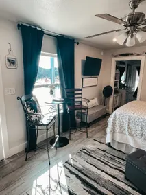 Cozy Longhorn Suite with pool and outdoor spa - Image 2