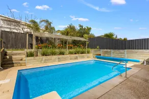 Family w Large Pool & Game Garage Wlk to Beach - Image 2