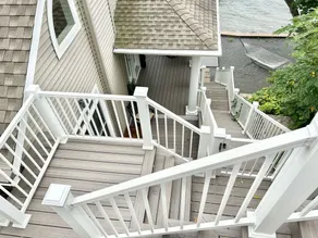 Waterfront, 4 bedroom, private upscale home! - Image 3