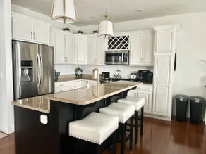 Waterfront, 4 bedroom, private upscale home! - Image 5