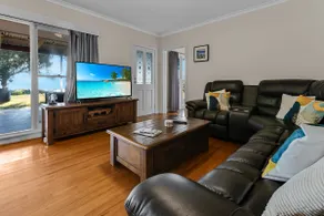 Tranquility Point - 4BR w/ Lake Access, BBQ & More - Image 3