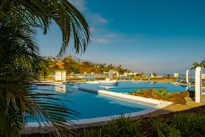 modern apartment with pool in privileged area - Image 2