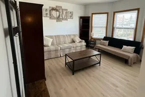 Large 3BD - full kitchen Apartment - with parking - Image 2
