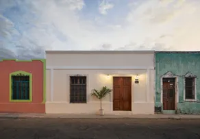 Majestic boutique house with a pool - Image 4