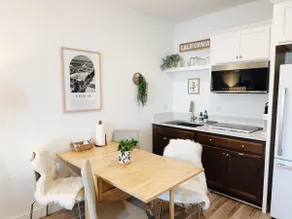 Cozy King Bed Suite | Near Shopping & DT Visalia - Image 4