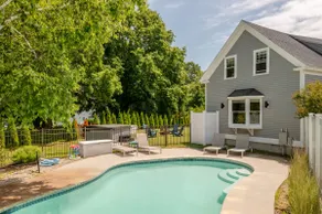 Kennebunk's Charming Beach Home - Image 2