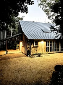 Hinterland Barn, national park, cafés, restaurants - Image 2