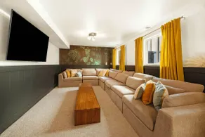 Vibrant MCM Home: Hot Tub, Groups - Image 4