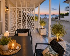 House by the sea - Image 5