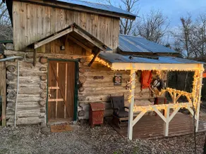 The Piney Pioneer Cabin - Image 5