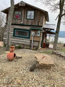 The Piney Pioneer Cabin - Image 2