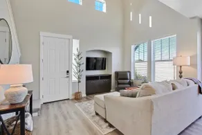 Sophisticated 3 bedroom townhome - Image 2