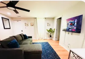 Spacious 3 BR Basement APT near Downtown/Airport* - Image 2