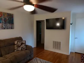 Walking distance to downtown! - Image 3