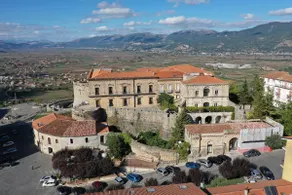 Macchiaroli Castle Teggiano. The Garden - Image 2