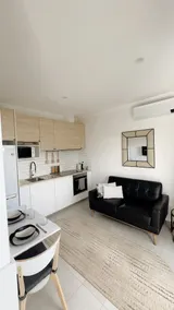 Modern City Guesthouse - Walk to Cafés & Foreshore - Image 2