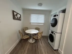 Cozy 2BR Near Boulevard Lake - Image 4