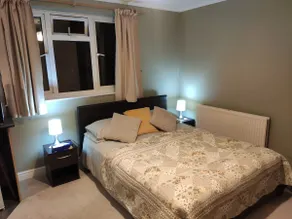 1-Bed self contained room w/parking - Image 3