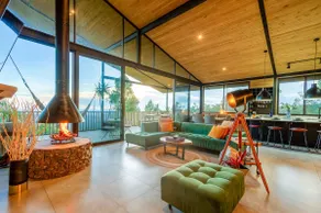 The Crystal House: Luxury Modern Wood Cabin - Image 2