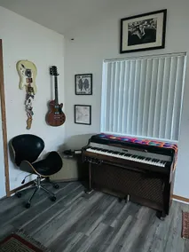 Music-Inspired Nature Bungalow · Private Retreat - Image 4