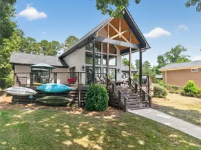 Lakeshore Retreat- Lake Sinclair/Milledgeville - Image 2